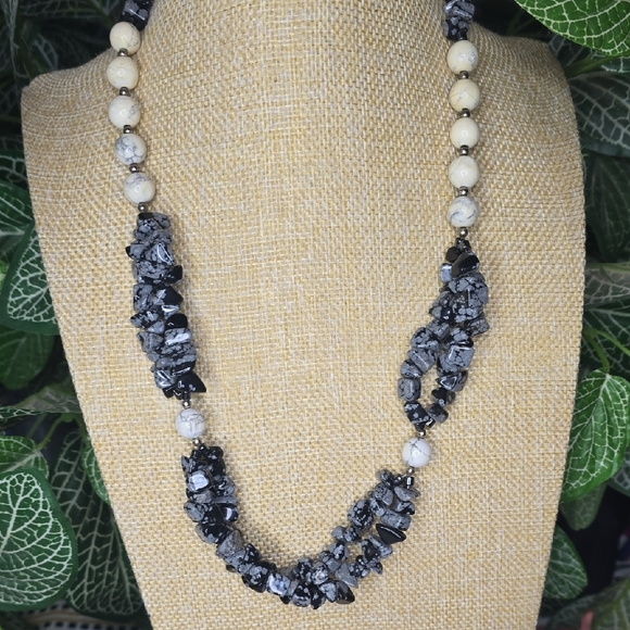 Snowflake Obsidian and Cream/White Howlite Silver Tone Beaded Necklace - Picture 6 of 9
